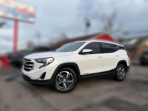 White 2021 GMC Terrain SLT