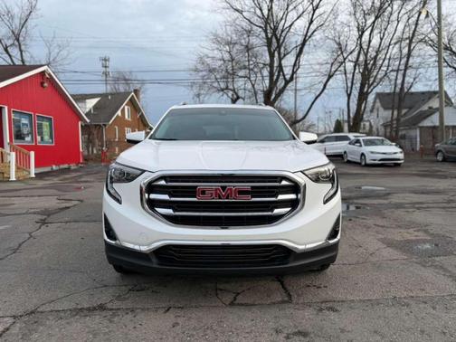 White 2021 GMC Terrain SLT