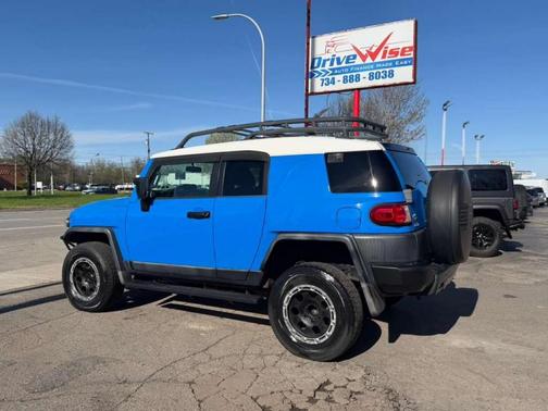 Blue 2007 Toyota FJ Cruiser