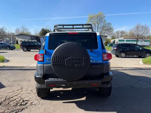 Blue 2007 Toyota FJ Cruiser
