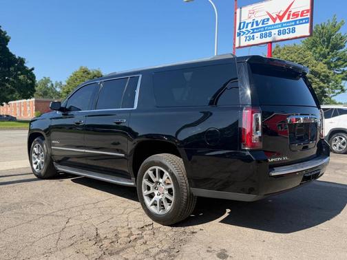 Black 2018 GMC Yukon XL Denali