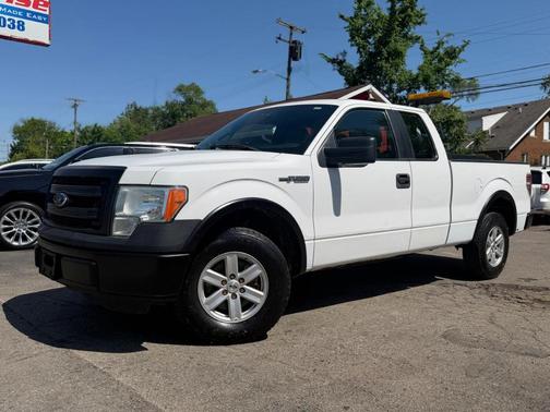 White 2014 Ford F-150 XL