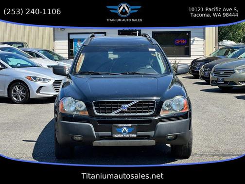 Black 2004 Volvo XC90 2.5T