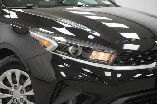 Aurora Black 2024 Kia Forte LX