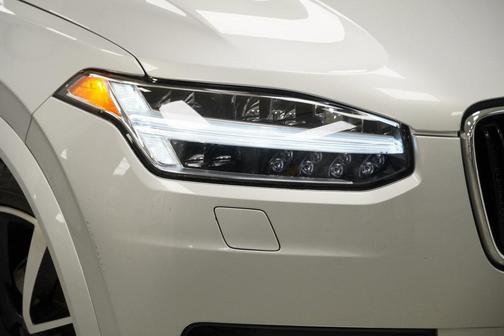 2019 Volvo XC90 T6 Momentum