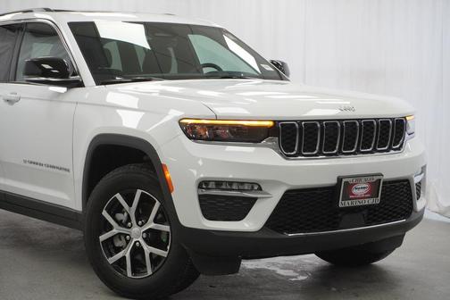 Bright White Clearcoat 2025 Jeep Grand Cherokee Limited