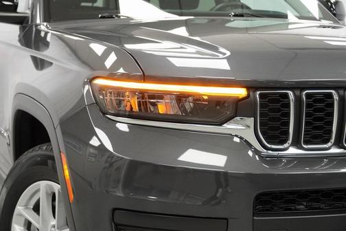 2022 Jeep Grand Cherokee L Laredo