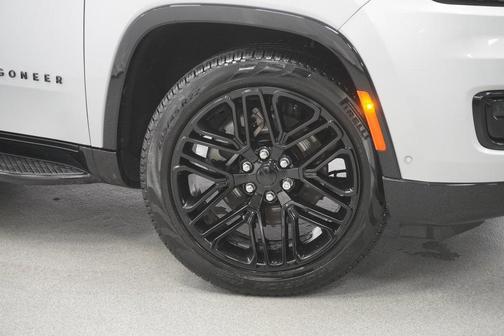 2024 Jeep Wagoneer Series II Carbide 4x4