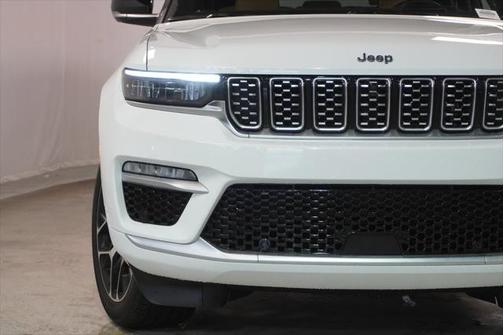 2023 Jeep Grand Cherokee Summit