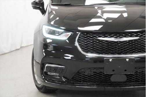2025 Chrysler Pacifica L