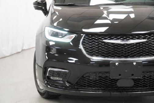 2025 Chrysler Pacifica L