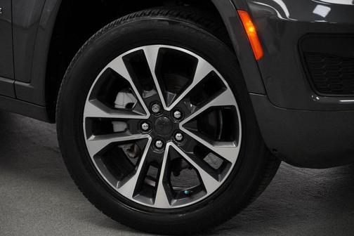 2022 Jeep Grand Cherokee Overland
