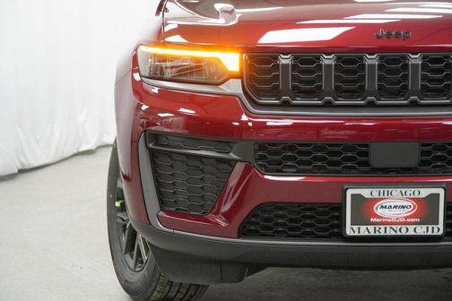 2026 Jeep Grand Cherokee Altitude