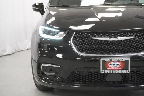 2025 Chrysler Pacifica L