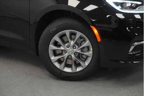 2025 Chrysler Pacifica L