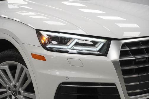 Ibis White 2019 Audi Q5 2.0T Premium Plus