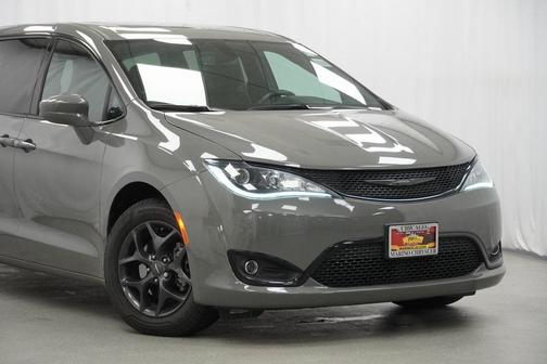 2020 Chrysler Pacifica Touring