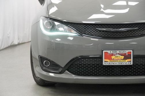 2020 Chrysler Pacifica Touring