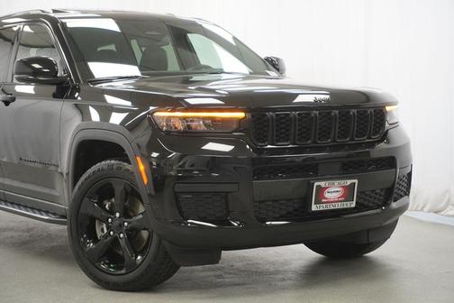 Diamond Black Crystal Pearlcoat 2022 Jeep Grand Cherokee L Altitude