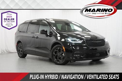 2024 Chrysler Pacifica Hybrid Premium S Appearance Pkg