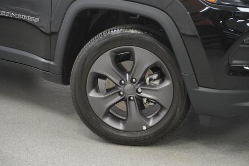 Diamond Black Crystal Pearlcoat 2022 Jeep Compass Latitude Lux