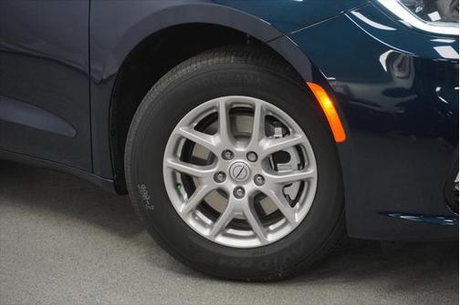 2025 Chrysler Pacifica L