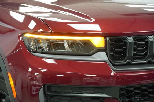 2026 Jeep Grand Cherokee Altitude