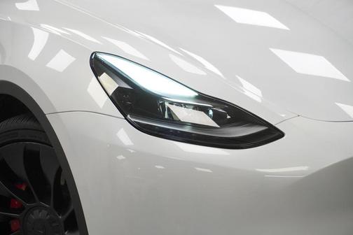 Pearl White Multi-Coat 2024 Tesla Model Y Performance Dual Motor All-Wheel Drive