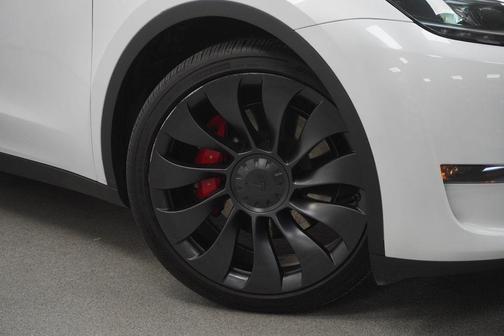 Pearl White Multi-Coat 2024 Tesla Model Y Performance Dual Motor All-Wheel Drive