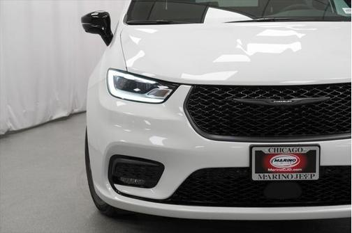 2025 Chrysler Pacifica L