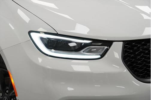 2025 Chrysler Pacifica L