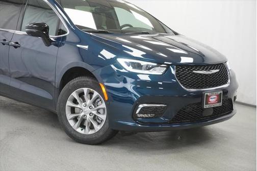 2025 Chrysler Pacifica L