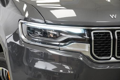 2024 Jeep Wagoneer Base