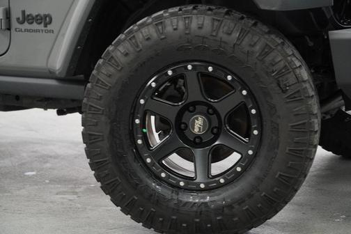 2021 Jeep Gladiator Willys 4x4