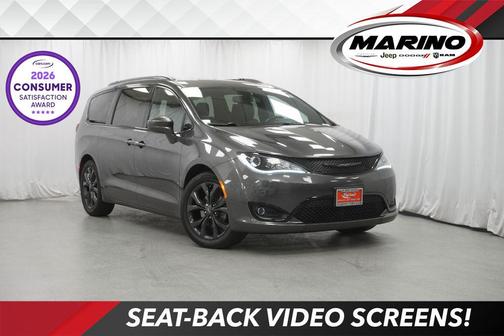 Granite Crystal Metallic Clearcoat 2019 Chrysler Pacifica Touring-L Plus