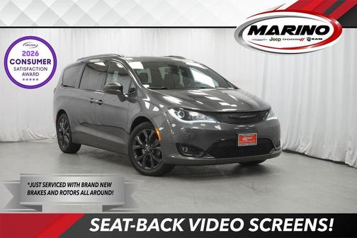 Granite Crystal Metallic Clearcoat 2019 Chrysler Pacifica Touring-L Plus