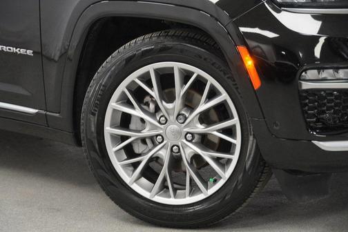 2023 Jeep Grand Cherokee Summit