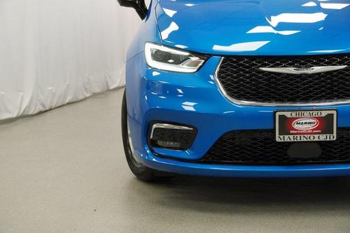 2026 Chrysler Pacifica L