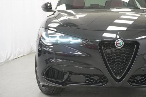 2024 Alfa Romeo Stelvio Veloce AWD