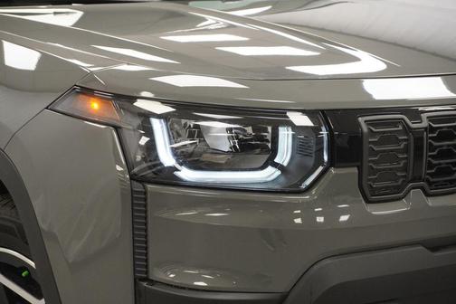 Sting-Gray Clearcoat 2026 Jeep Cherokee Laredo 4x4