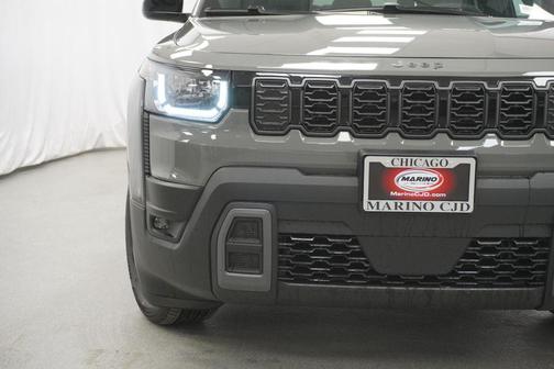 Sting-Gray Clearcoat 2026 Jeep Cherokee Laredo 4x4