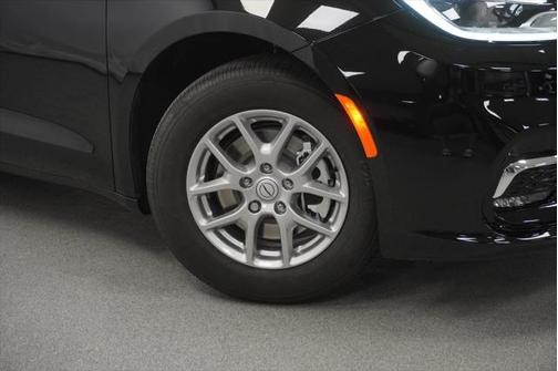 2025 Chrysler Pacifica L