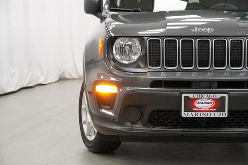Graphite Gray 2023 Jeep Renegade Latitude