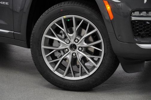 2025 Jeep Grand Cherokee Summit
