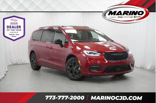 2025 Chrysler Pacifica Hybrid Select