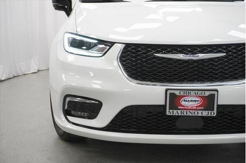 2025 Chrysler Pacifica L