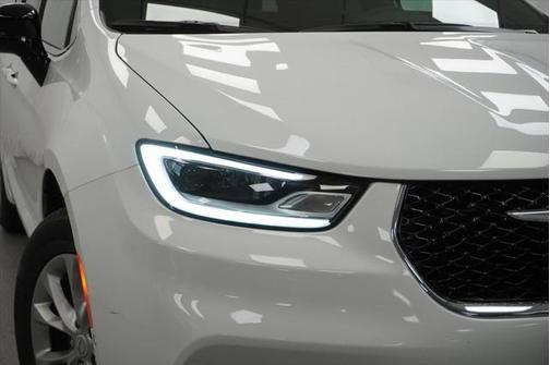 2025 Chrysler Pacifica L