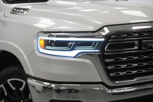 Ivory White Tri-Coat Pearlcoat 2025 RAM 1500 Longhorn