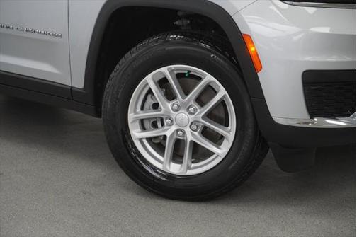 2022 Jeep Grand Cherokee L Laredo