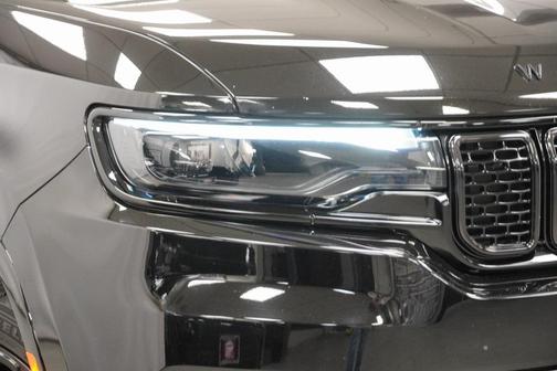 2024 Jeep Wagoneer Series II Carbide 4x4